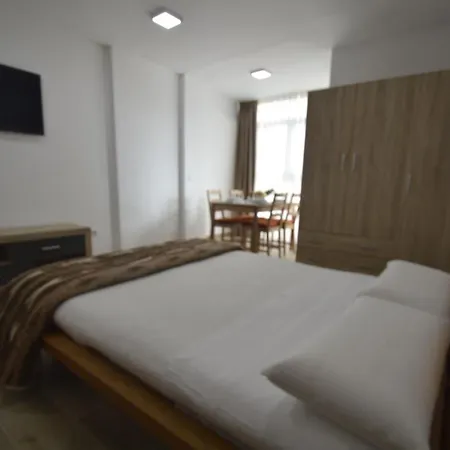 Hercules 444 Apartment *